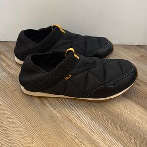 TEVA ReEmber shoe. Gently worn, woman’s size 11